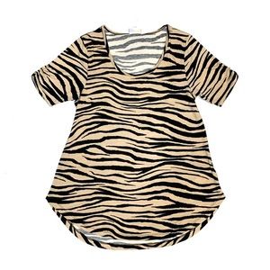 NWT Lularoe Morgan tee